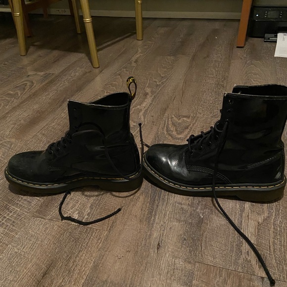 Dr. Martens 1460 lace up boots - Picture 7 of 9